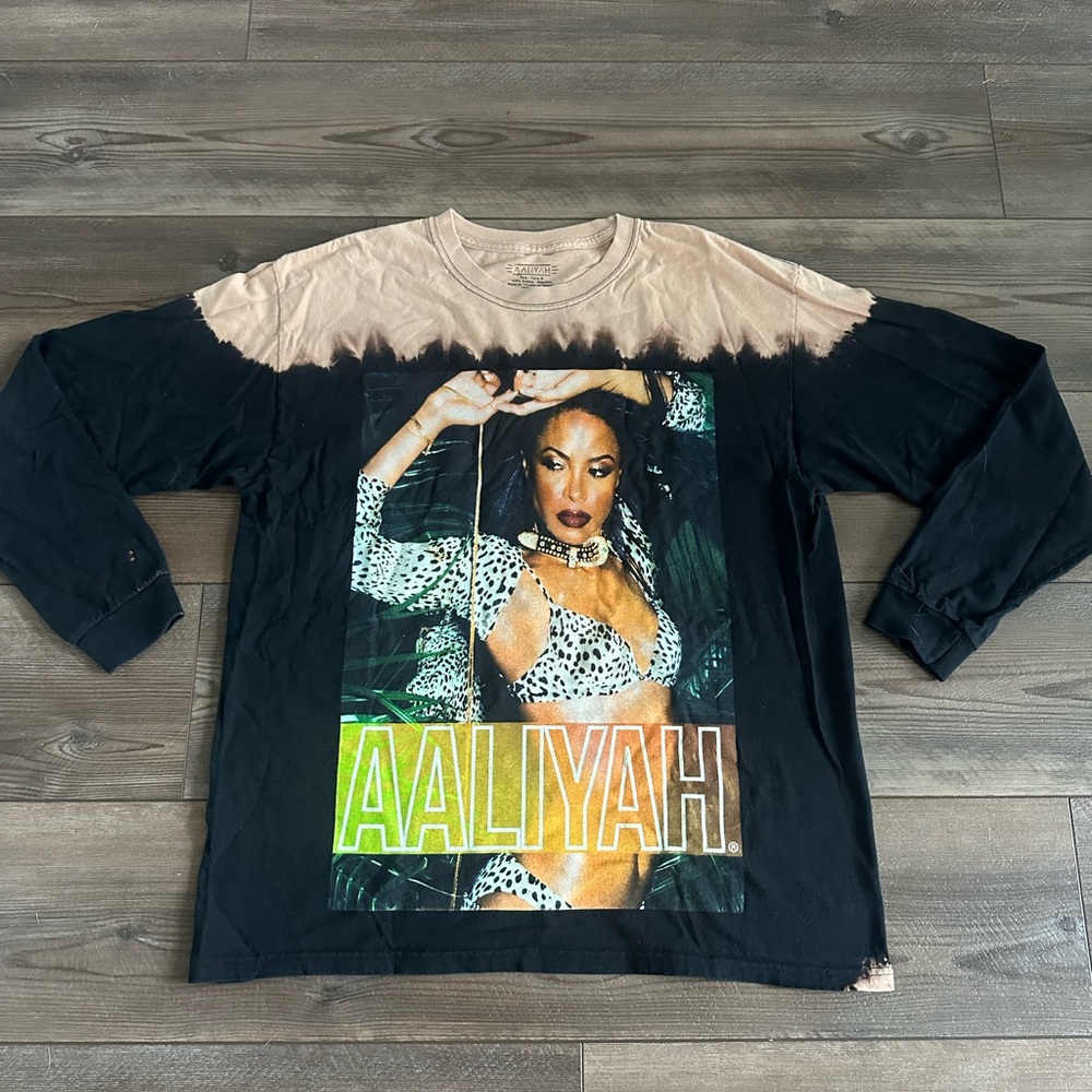 Aaliyah Graphic Long Sleeve Top Acid wash Vintage